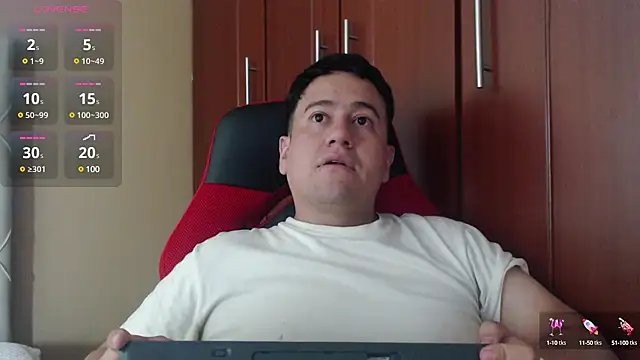 Snapshot of oliver_price1 chatting on January 21, 11:24 pm oliver price1 online show from January 21, 11:24 pm