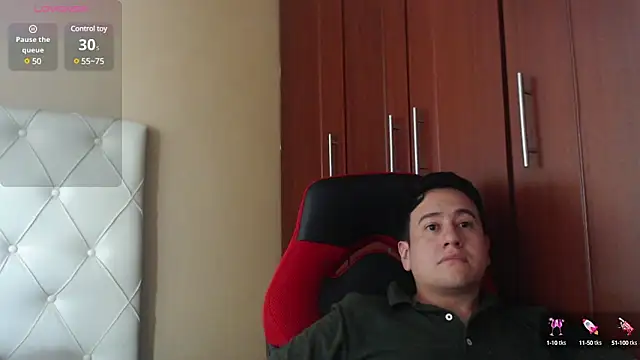 Snapshot of oliver_price1 chatting on February 5, 9:50 pm oliver price1 online show from February 5, 9:50 pm