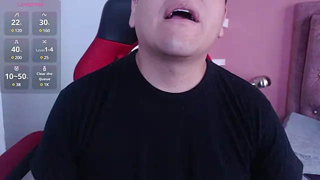 Snapshot of oliver_price1 chatting on March 3, 5:50 pm oliver price1 online show from March 3, 5:50 pm