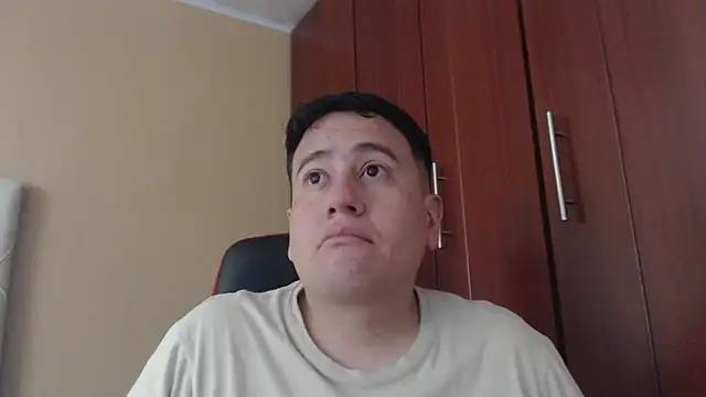 Snapshot of oliver_price1 chatting on March 13, 11:27 pm oliver price1 online show from March 13, 11:27 pm