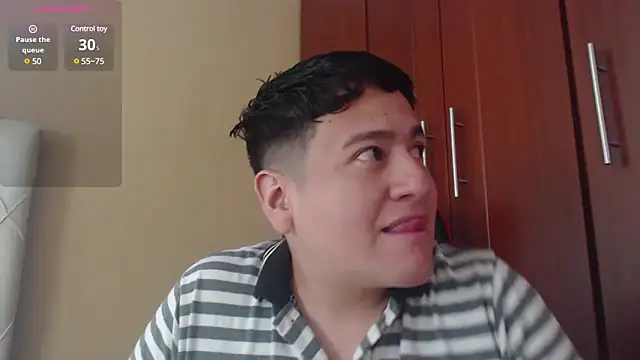 Snapshot of oliver_price1 chatting on March 17, 8:40 pm oliver price1 online show from March 17, 8:40 pm