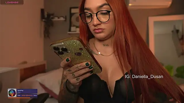 Snapshot of DaniDusan_ chatting on January 3, 9:47 pm DaniDusan online show from January 3, 9:47 pm