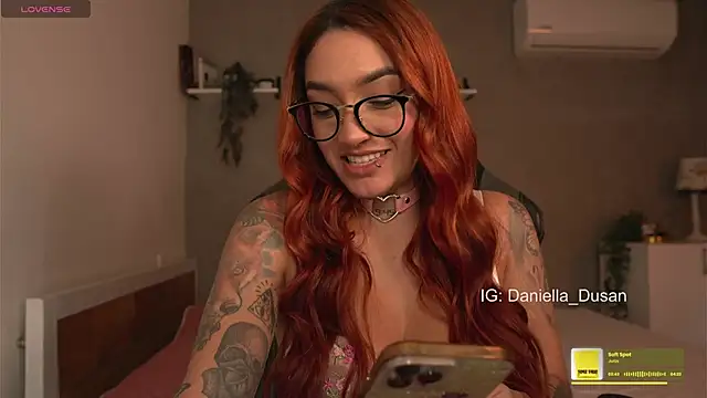 Snapshot of DaniDusan_ chatting on January 28, 5:35 pm DaniDusan online show from January 28, 5:35 pm