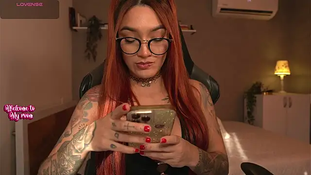 Snapshot of DaniDusan_ chatting on February 1, 10:02 pm DaniDusan online show from February 1, 10:02 pm