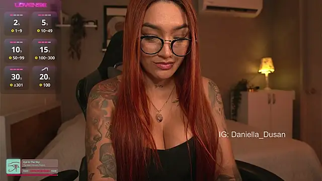 Snapshot of DaniDusan_ chatting on February 2, 7:14 pm DaniDusan online show from February 2, 7:14 pm