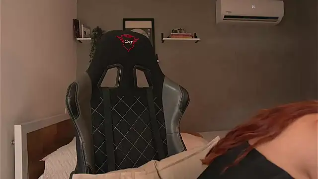 Snapshot of DaniDusan_ chatting on March 9, 6:32 pm DaniDusan online show from March 9, 6:32 pm