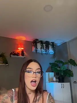 Snapshot of DaniDusan_ chatting on October 2, 7:32 pm DaniDusan online show from October 2, 7:32 pm