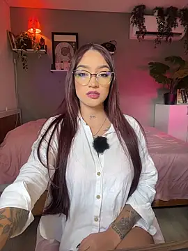 Snapshot of DaniDusan_ chatting on November 2, 8:00 pm DaniDusan online show from November 2, 8:00 pm