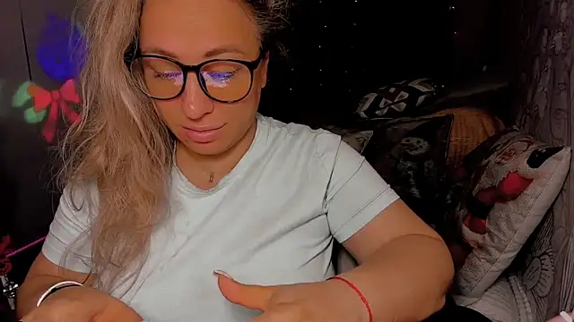 CumOnMy Tits online show from December 18, 2:06 am