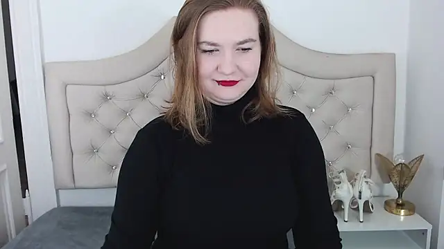 LaraDream online show from January 7, 6:45 pm