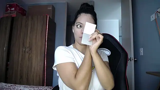 susan smith18 online show from December 4, 1:31 pm