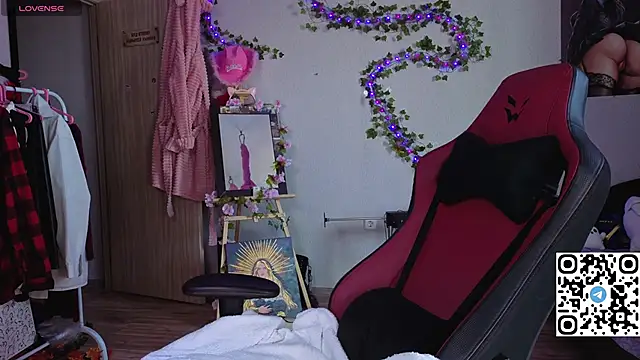 Silvia Santorskii online show from March 12, 8:09 am