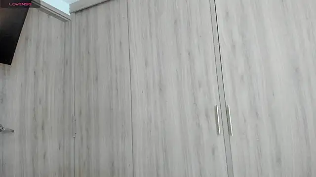 nelumbonucifera online show from January 17, 1:25 am