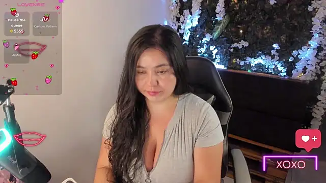 Snapshot of ainohacarter_89 chatting on May 14, 1:56 am ainohacarter 89 online show from May 14, 1:56 am