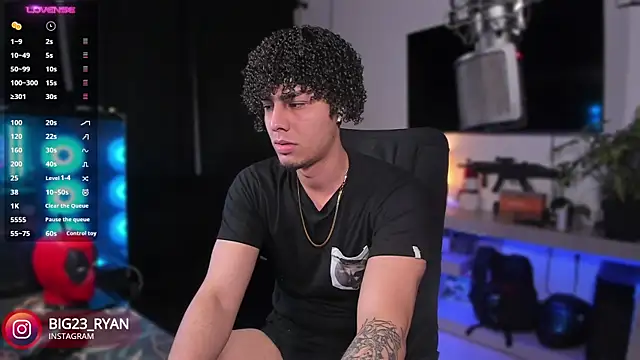 Snapshot of bigryann23 chatting on December 22, 3:55 am bigryann23 online show from December 22, 3:55 am