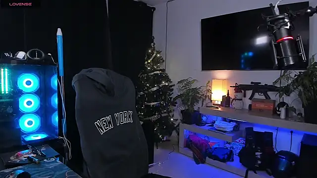 Snapshot of bigryann23 chatting on December 24, 4:00 am bigryann23 online show from December 24, 4:00 am