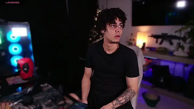 Snapshot of bigryann23 chatting on January 11, 3:55 am bigryann23 online show from January 11, 3:55 am