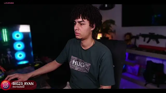 Snapshot of bigryann23 chatting on January 25, 12:59 am bigryann23 online show from January 25, 12:59 am