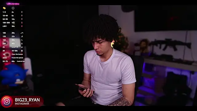 Snapshot of bigryann23 chatting on January 28, 12:47 am bigryann23 online show from January 28, 12:47 am