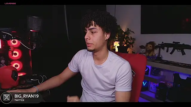 Snapshot of bigryann23 chatting on January 31, 4:14 am bigryann23 online show from January 31, 4:14 am