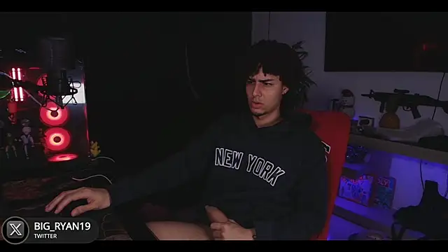 Snapshot of bigryann23 chatting on February 10, 3:24 am bigryann23 online show from February 10, 3:24 am