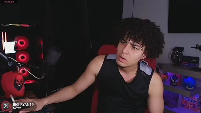 Snapshot of bigryann23 chatting on March 8, 3:50 am bigryann23 online show from March 8, 3:50 am