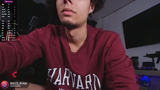 Snapshot of bigryann23 chatting on March 9, 1:56 am bigryann23 online show from March 9, 1:56 am