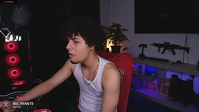 Snapshot of bigryann23 chatting on March 20, 3:23 am bigryann23 online show from March 20, 3:23 am