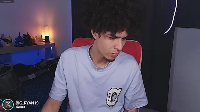 Snapshot of bigryann23 chatting on October 12, 4:11 am bigryann23 online show from October 12, 4:11 am