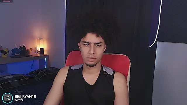 Snapshot of bigryann23 chatting on October 12, 6:40 pm bigryann23 online show from October 12, 6:40 pm