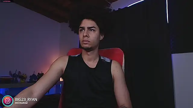 Snapshot of bigryann23 chatting on October 14, 11:38 pm bigryann23 online show from October 14, 11:38 pm