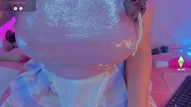 Snapshot of Blessed_Insomnia chatting on December 21, 5:25 am Blessed Insomnia online show from December 21, 5:25 am