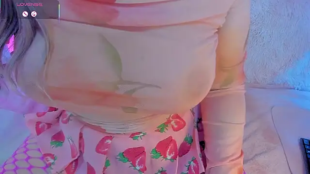 Snapshot of Blessed_Insomnia chatting on February 25, 2:21 am Blessed Insomnia online show from February 25, 2:21 am