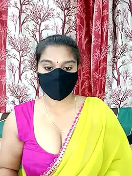 Snapshot of Jasmine_jaaan chatting on November 13, 4:33 am Jasmine jaaan online show from November 13, 4:33 am