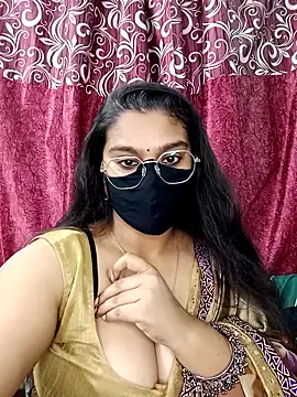 Snapshot of Jasmine_jaaan chatting on February 24, 4:32 am Jasmine jaaan online show from February 24, 4:32 am